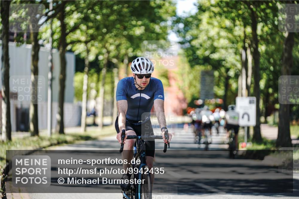 09.08.2026 - GEWOBA Citytriathlon Bremen Michael Burmester http://msf.ph/oto/9942435 09.08.2026 14:29:03 Radfahren 13, 33, 46, 68, 71, 84, 97, 114, 117, 124, 129, 150, 154, 162, 498 meine-sportfotos.de