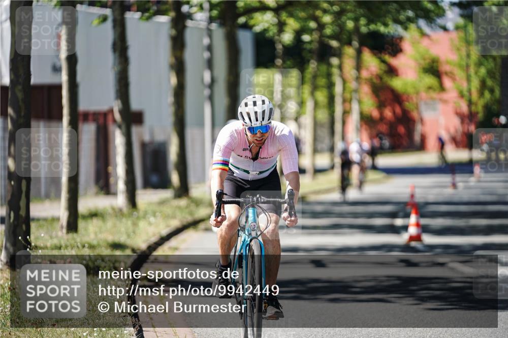 09.08.2026 - GEWOBA Citytriathlon Bremen Michael Burmester http://msf.ph/oto/9942449 09.08.2026 14:29:35 Radfahren 35, 123, 143, 144, 294 meine-sportfotos.de