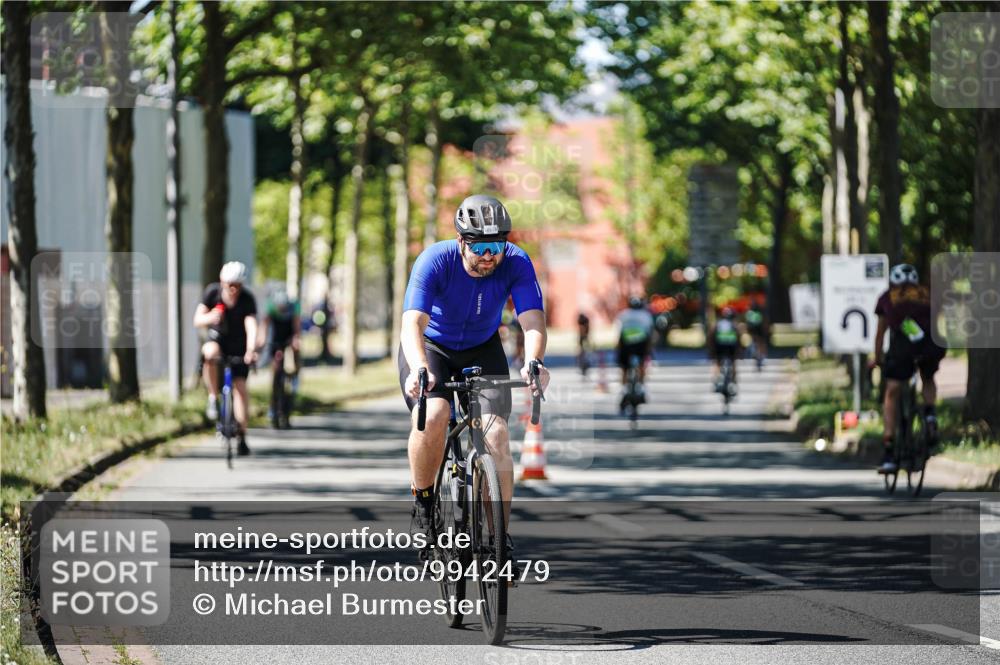 09.08.2026 - GEWOBA Citytriathlon Bremen Michael Burmester http://msf.ph/oto/9942479 09.08.2026 14:30:22 Radfahren 26, 27, 79, 139, 169, 270, 304, 407 meine-sportfotos.de
