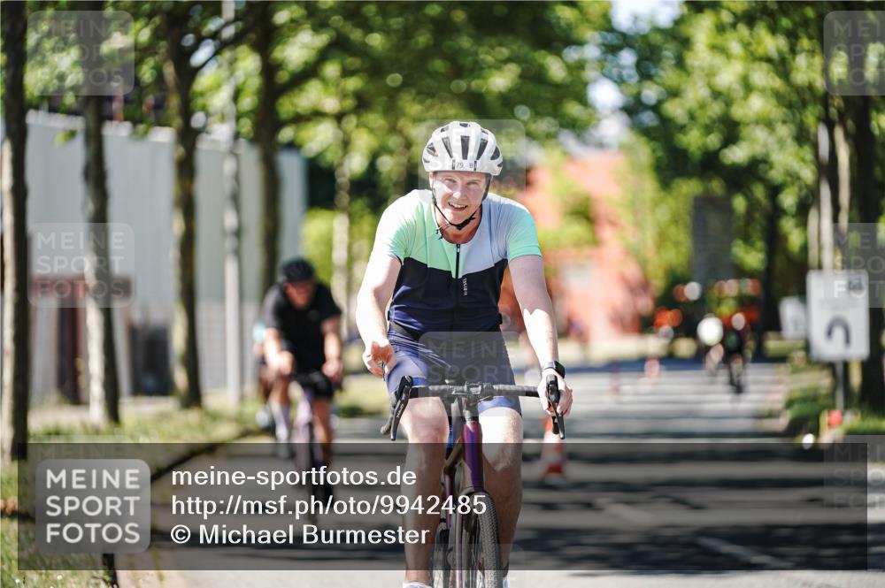 09.08.2026 - GEWOBA Citytriathlon Bremen Michael Burmester http://msf.ph/oto/9942485 09.08.2026 14:30:27 Radfahren 26, 27, 79, 118, 139, 159, 169, 270, 374, 433 meine-sportfotos.de