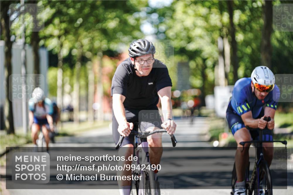 09.08.2026 - GEWOBA Citytriathlon Bremen Michael Burmester http://msf.ph/oto/9942490 09.08.2026 14:30:28 Radfahren 26, 27, 79, 118, 159, 169, 270, 374, 433 meine-sportfotos.de