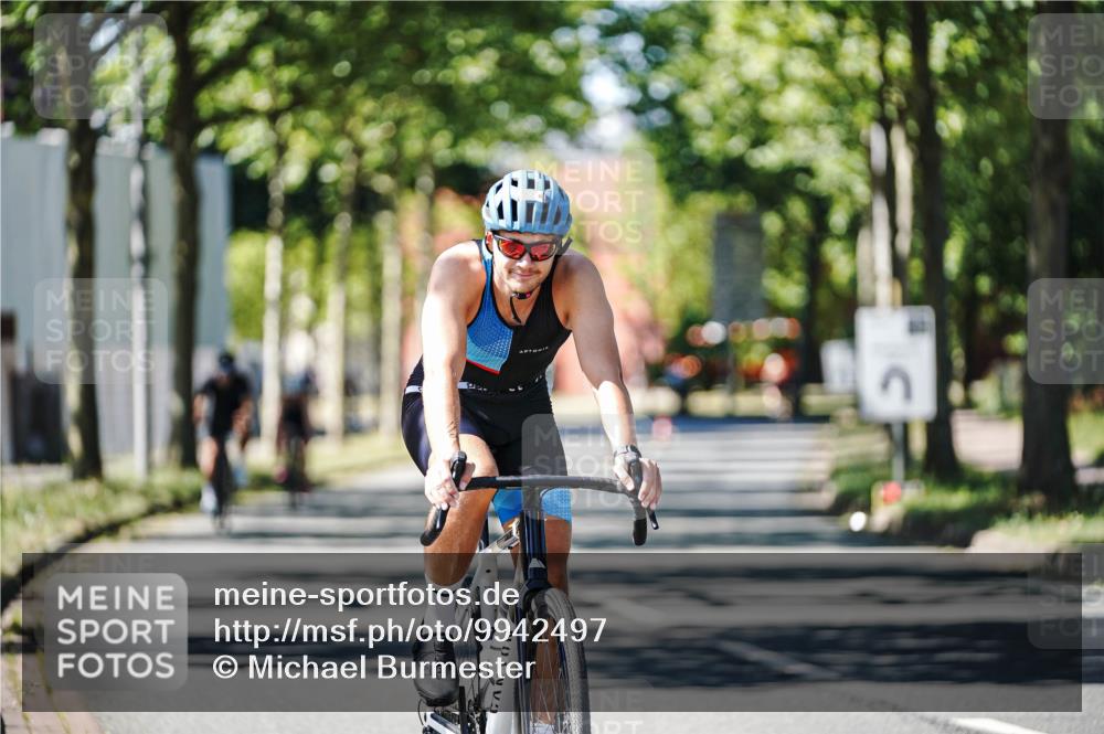 09.08.2026 - GEWOBA Citytriathlon Bremen Michael Burmester http://msf.ph/oto/9942497 09.08.2026 14:30:32 Radfahren 26, 27, 36, 79, 118, 159, 169, 186, 270, 374, 433 meine-sportfotos.de