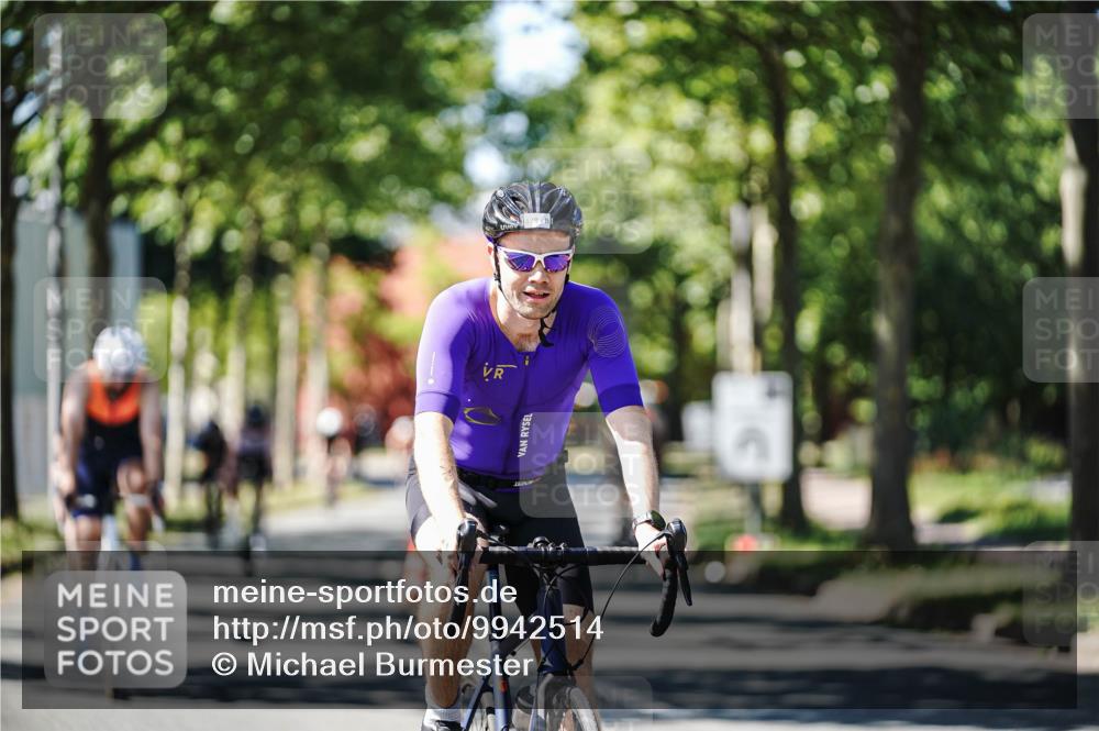 09.08.2026 - GEWOBA Citytriathlon Bremen Michael Burmester http://msf.ph/oto/9942514 09.08.2026 14:30:46 Radfahren 36, 45, 54, 73, 91, 92, 105, 128, 135, 186, 200 meine-sportfotos.de