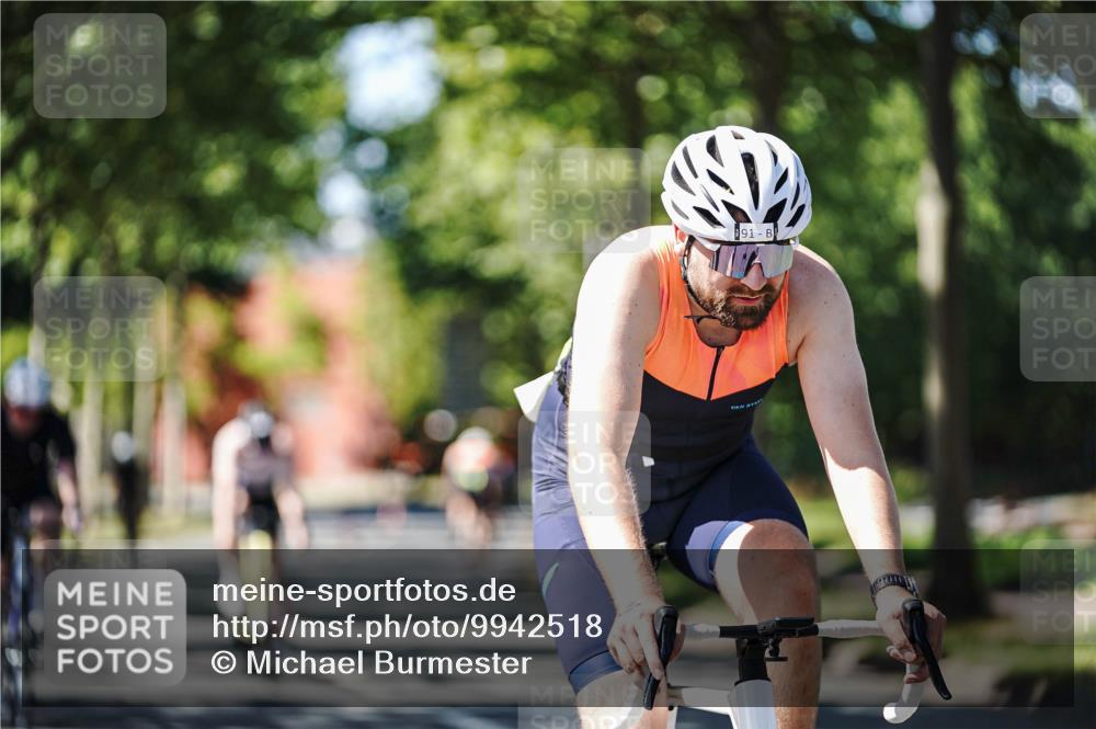 09.08.2026 - GEWOBA Citytriathlon Bremen Michael Burmester http://msf.ph/oto/9942518 09.08.2026 14:30:47 Radfahren 36, 45, 54, 73, 91, 92, 105, 128, 135, 186, 200 meine-sportfotos.de