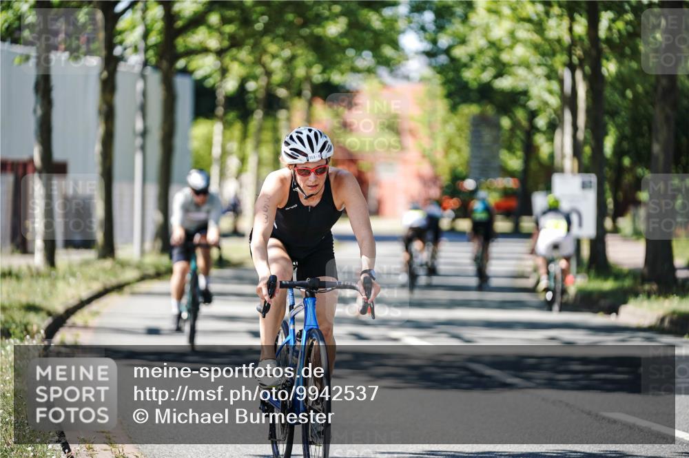 09.08.2026 - GEWOBA Citytriathlon Bremen Michael Burmester http://msf.ph/oto/9942537 09.08.2026 14:31:00 Radfahren 45, 54, 60, 73, 92, 98, 99, 125, 353 meine-sportfotos.de