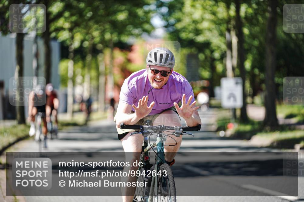09.08.2026 - GEWOBA Citytriathlon Bremen Michael Burmester http://msf.ph/oto/9942643 09.08.2026 14:33:24 Radfahren 17, 86, 158, 179, 180, 232, 265, 308, 395 meine-sportfotos.de