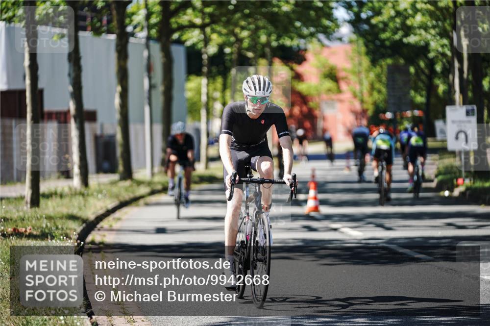 09.08.2026 - GEWOBA Citytriathlon Bremen Michael Burmester http://msf.ph/oto/9942668 09.08.2026 14:33:37 Radfahren 17, 38, 74, 82, 146, 218, 232, 263, 308, 371, 470 meine-sportfotos.de