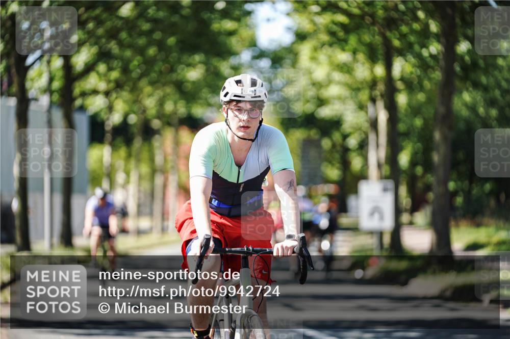 09.08.2026 - GEWOBA Citytriathlon Bremen Michael Burmester http://msf.ph/oto/9942724 09.08.2026 14:34:20 Radfahren 12, 69, 90, 95, 211, 429, 455 meine-sportfotos.de