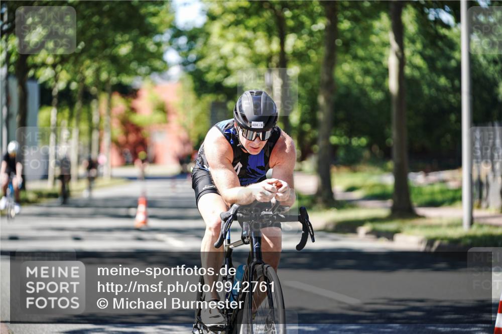09.08.2026 - GEWOBA Citytriathlon Bremen Michael Burmester http://msf.ph/oto/9942761 09.08.2026 14:35:08 Radfahren 20, 37, 192, 220, 236, 260, 284, 351, 362, 404 meine-sportfotos.de