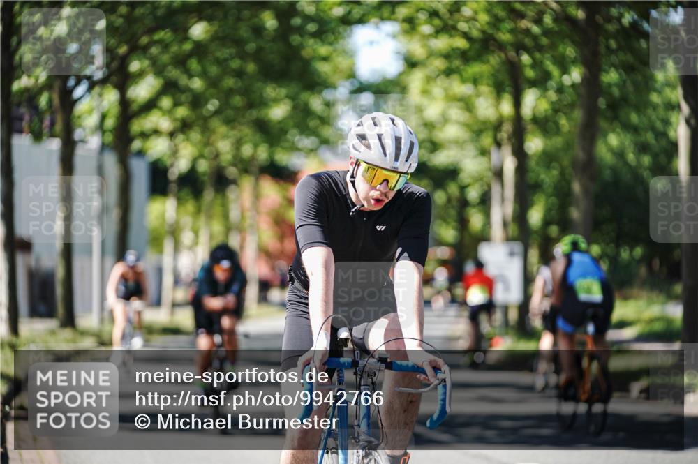 09.08.2026 - GEWOBA Citytriathlon Bremen Michael Burmester http://msf.ph/oto/9942766 09.08.2026 14:35:11 Radfahren 20, 37, 80, 192, 220, 236, 260, 284, 351, 362, 404 meine-sportfotos.de