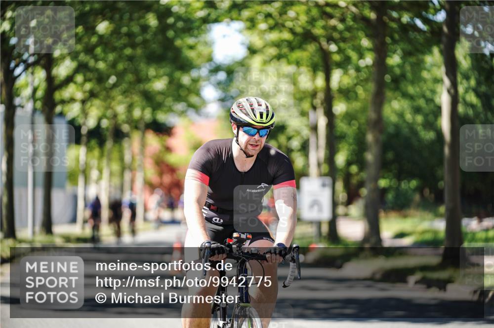 09.08.2026 - GEWOBA Citytriathlon Bremen Michael Burmester http://msf.ph/oto/9942775 09.08.2026 14:35:19 Radfahren 28, 37, 57, 64, 80, 121, 130, 192, 260, 339, 364, 404 meine-sportfotos.de