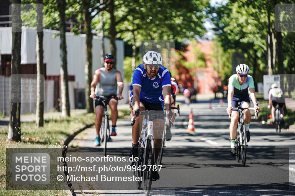 09.08.2026 - GEWOBA Citytriathlon Bremen Michael Burmester http://msf.ph/oto/9942787 09.08.2026 14:35:28 Radfahren 14, 28, 57, 64, 80, 121, 130, 286, 325, 339, 364, 370, 403, 466 meine-sportfotos.de