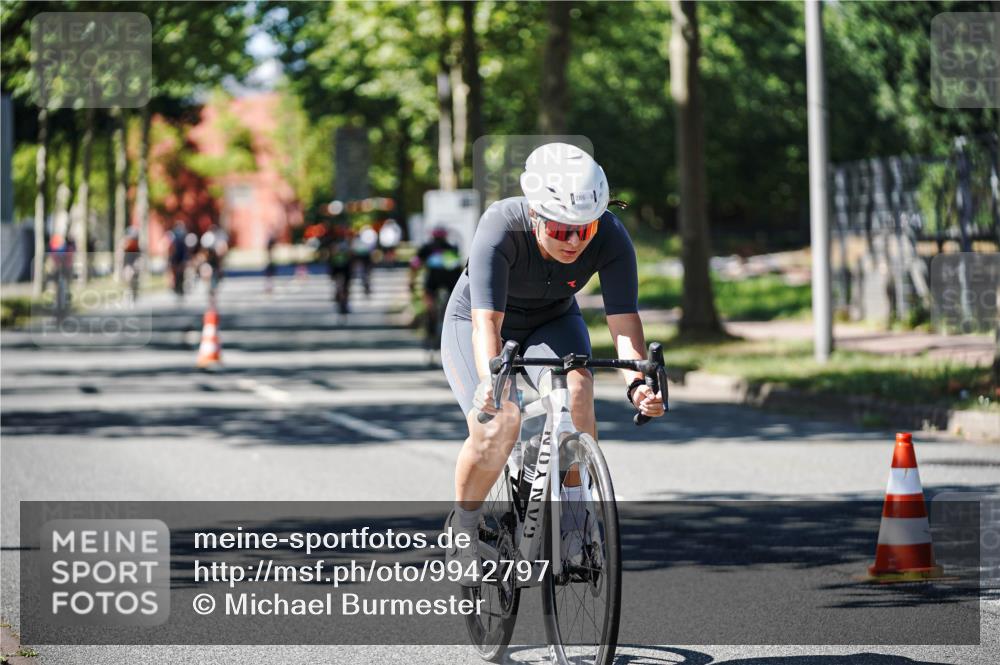 09.08.2026 - GEWOBA Citytriathlon Bremen Michael Burmester http://msf.ph/oto/9942797 09.08.2026 14:35:32 Radfahren 14, 28, 57, 64, 121, 130, 205, 286, 325, 339, 363, 364, 370, 403, 462, 466, 527 meine-sportfotos.de