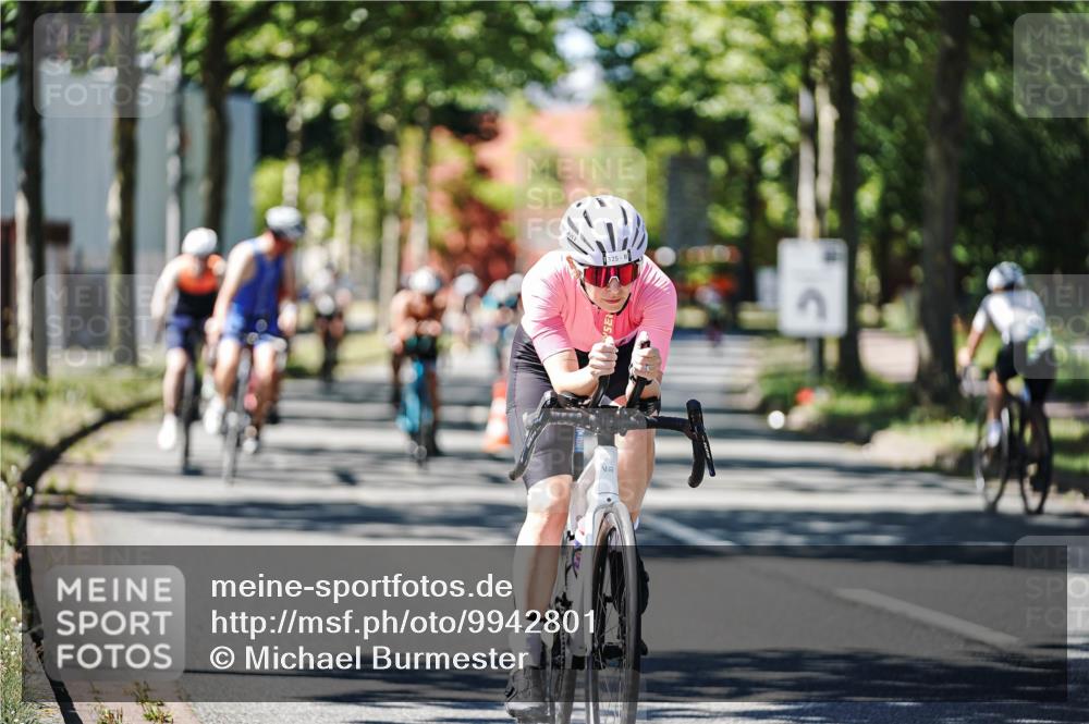 09.08.2026 - GEWOBA Citytriathlon Bremen Michael Burmester http://msf.ph/oto/9942801 09.08.2026 14:35:37 Radfahren 14, 47, 57, 121, 147, 205, 271, 286, 325, 363, 364, 370, 403, 453, 462, 466, 527 meine-sportfotos.de