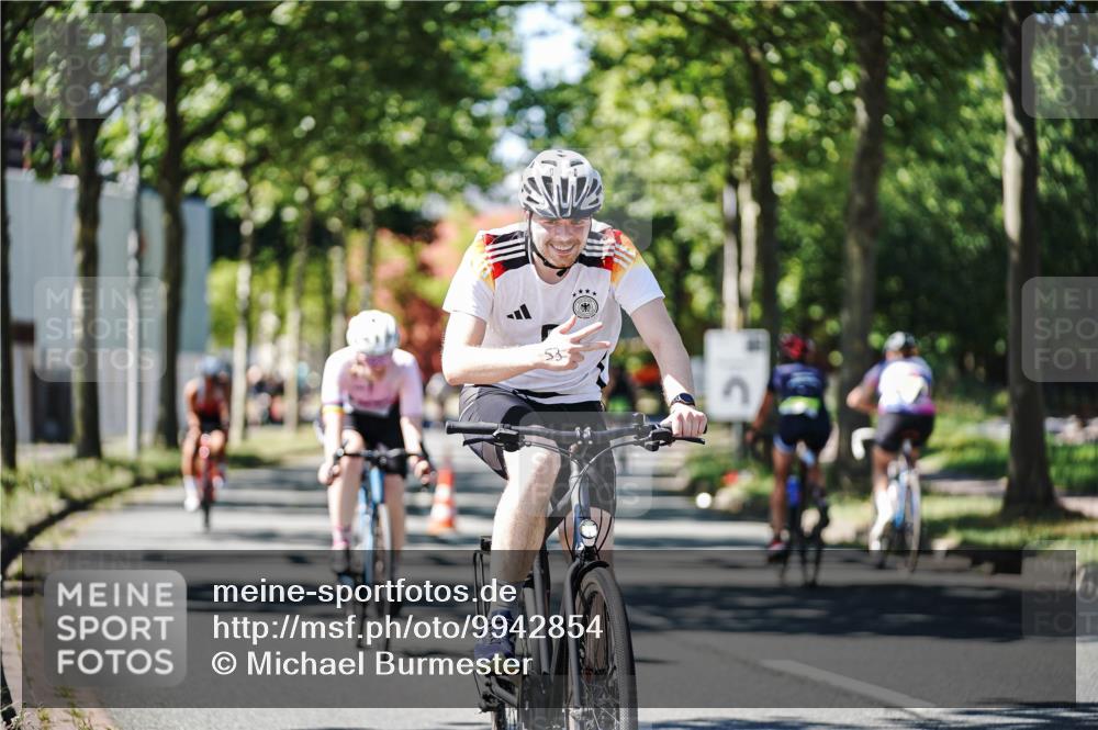 09.08.2026 - GEWOBA Citytriathlon Bremen Michael Burmester http://msf.ph/oto/9942854 09.08.2026 14:36:13 Radfahren 6, 53, 163, 235, 240, 269, 274, 309, 329, 356 meine-sportfotos.de