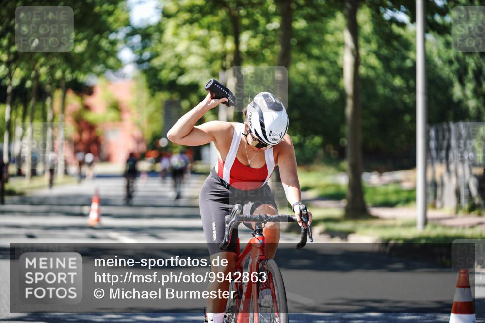 09.08.2026 - GEWOBA Citytriathlon Bremen Michael Burmester http://msf.ph/oto/9942863 09.08.2026 14:36:16 Radfahren 53, 163, 207, 235, 240, 269, 274, 309, 321, 329, 356 meine-sportfotos.de