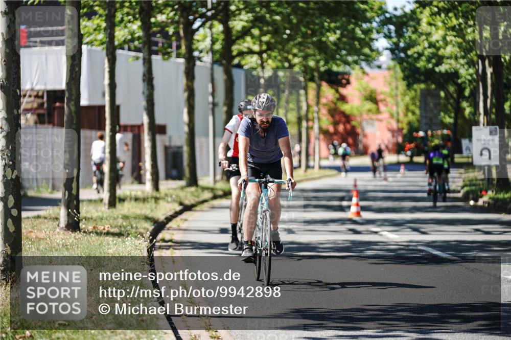 09.08.2026 - GEWOBA Citytriathlon Bremen Michael Burmester http://msf.ph/oto/9942898 09.08.2026 14:36:44 Radfahren 65, 89, 110, 122, 256, 336, 337 meine-sportfotos.de