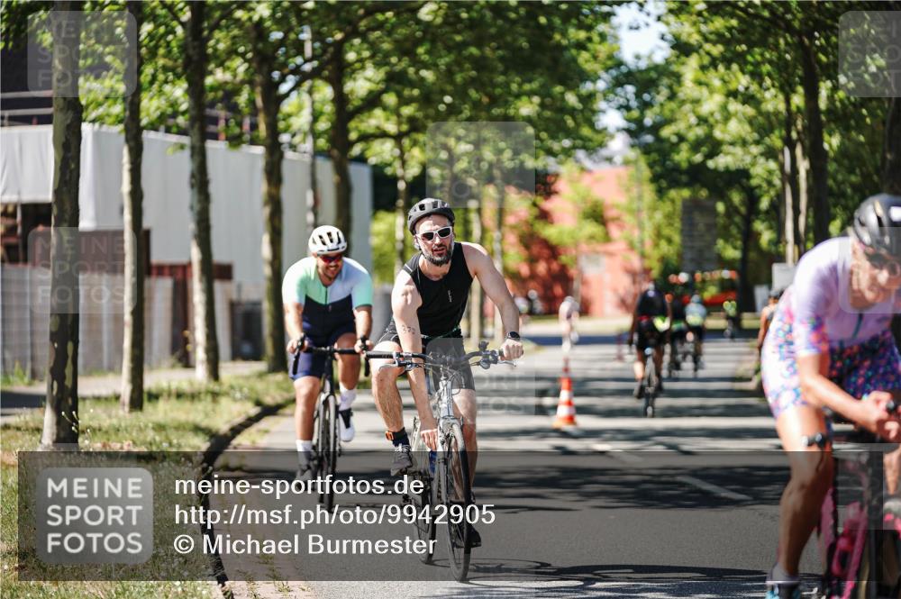 09.08.2026 - GEWOBA Citytriathlon Bremen Michael Burmester http://msf.ph/oto/9942905 09.08.2026 14:36:53 Radfahren 65, 89, 110, 122, 312, 337, 377, 523 meine-sportfotos.de