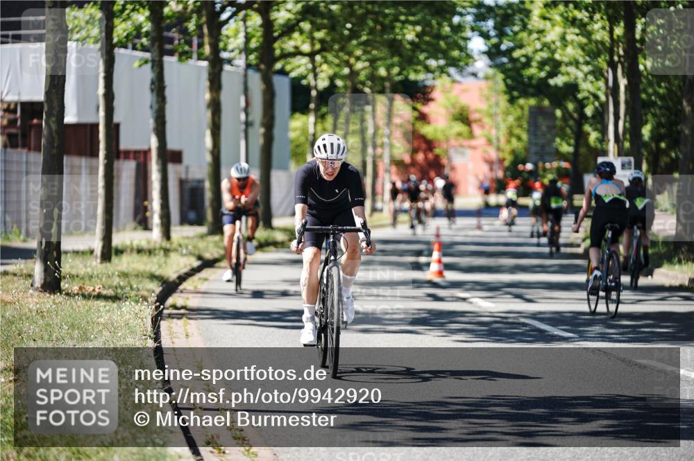 09.08.2026 - GEWOBA Citytriathlon Bremen Michael Burmester http://msf.ph/oto/9942920 09.08.2026 14:37:15 Radfahren 10, 58, 87, 172, 300, 316, 369, 385, 448 meine-sportfotos.de