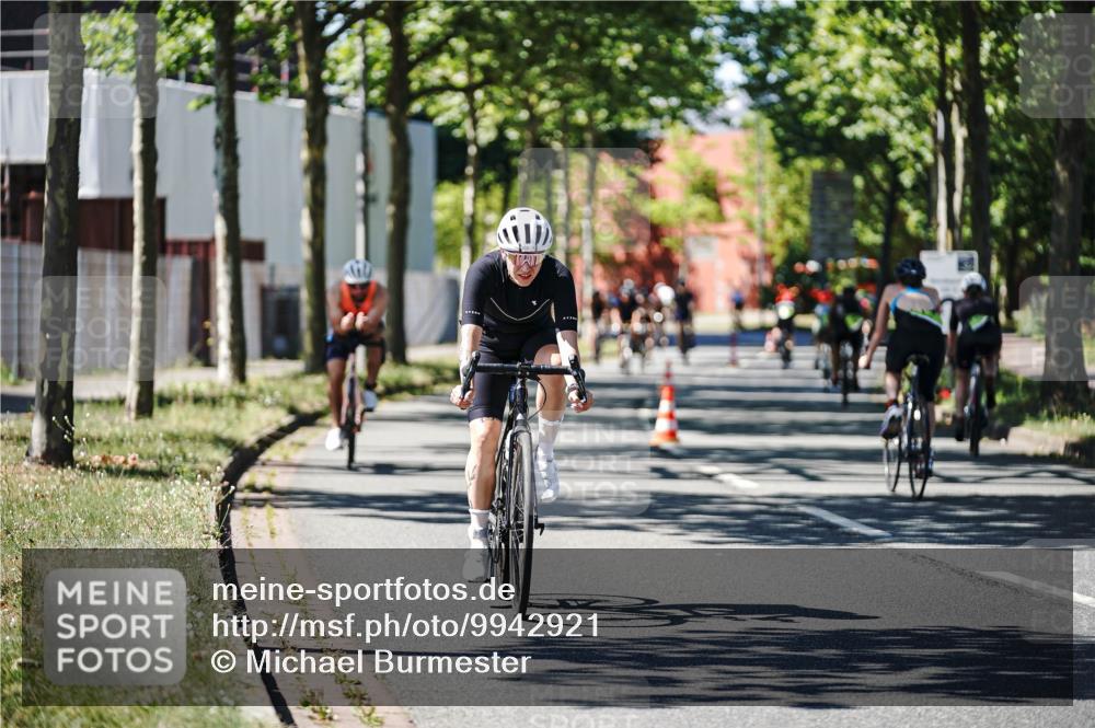 09.08.2026 - GEWOBA Citytriathlon Bremen Michael Burmester http://msf.ph/oto/9942921 09.08.2026 14:37:15 Radfahren 10, 58, 87, 172, 300, 316, 369, 385, 448 meine-sportfotos.de