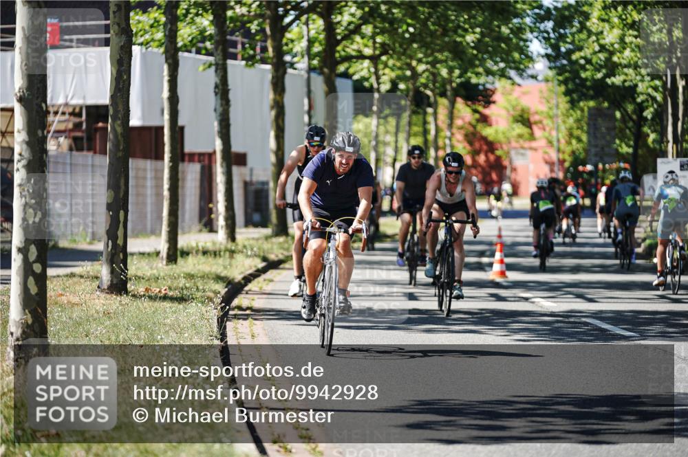 09.08.2026 - GEWOBA Citytriathlon Bremen Michael Burmester http://msf.ph/oto/9942928 09.08.2026 14:37:20 Radfahren 10, 58, 87, 172, 300, 316, 369, 385, 448 meine-sportfotos.de