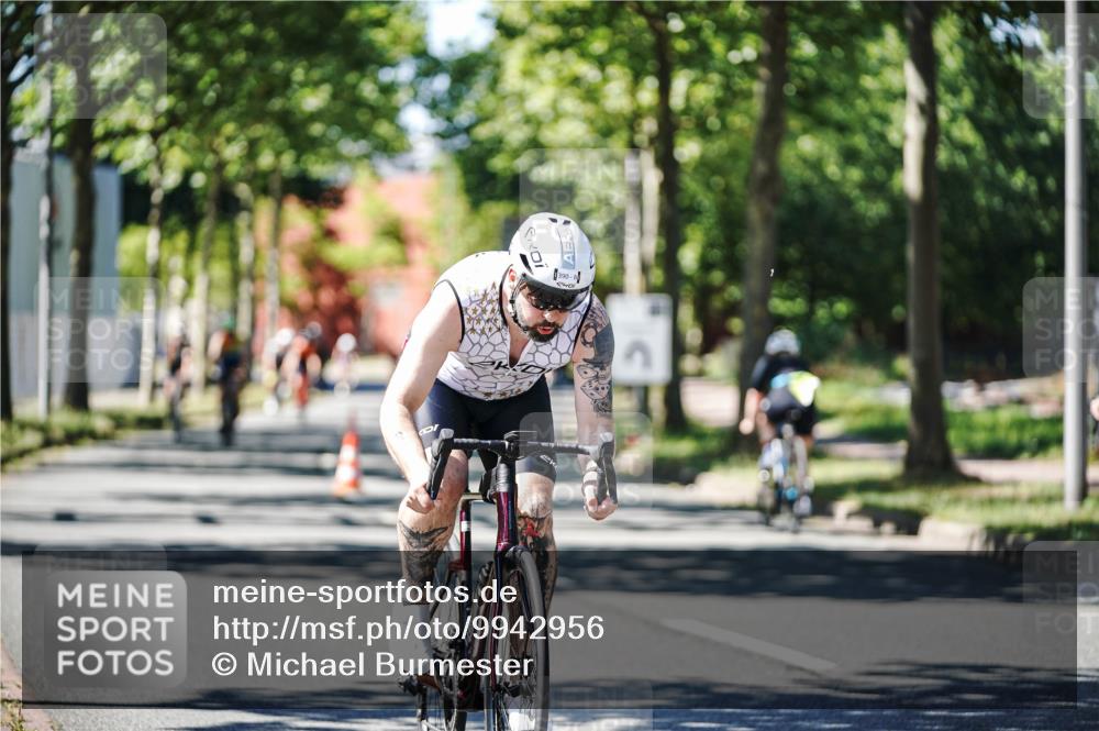 09.08.2026 - GEWOBA Citytriathlon Bremen Michael Burmester http://msf.ph/oto/9942956 09.08.2026 14:37:43 Radfahren 42, 203, 242, 288, 290, 305, 390, 400, 450, 458, 487 meine-sportfotos.de