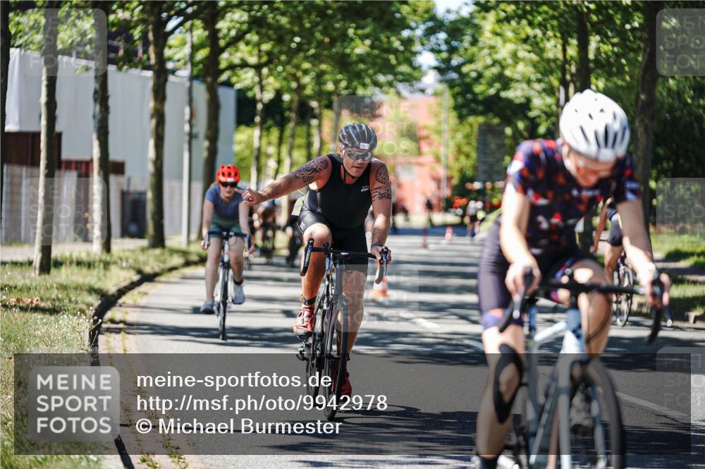 09.08.2026 - GEWOBA Citytriathlon Bremen Michael Burmester http://msf.ph/oto/9942978 09.08.2026 14:37:58 Radfahren 193, 202, 221, 242, 280, 292, 293, 306, 335, 341, 344, 390, 398, 400, 410, 434, 450, 454, 485, 521, 522 meine-sportfotos.de