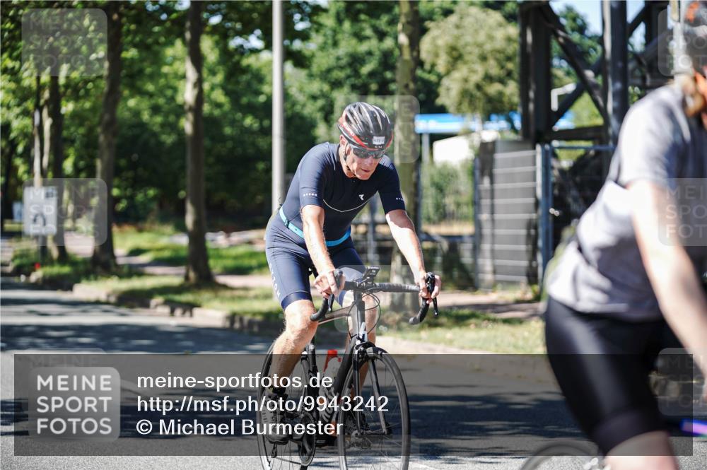 09.08.2026 - GEWOBA Citytriathlon Bremen Michael Burmester http://msf.ph/oto/9943242 09.08.2026 14:41:38 Radfahren 142, 212, 213, 223, 230, 255, 311, 313, 342, 389, 394, 411, 419, 435, 471, 519 meine-sportfotos.de