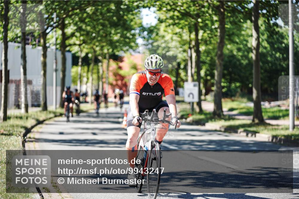 09.08.2026 - GEWOBA Citytriathlon Bremen Michael Burmester http://msf.ph/oto/9943247 09.08.2026 14:41:42 Radfahren 138, 212, 213, 230, 255, 311, 313, 342, 389, 394, 411, 419, 435, 471, 519 meine-sportfotos.de