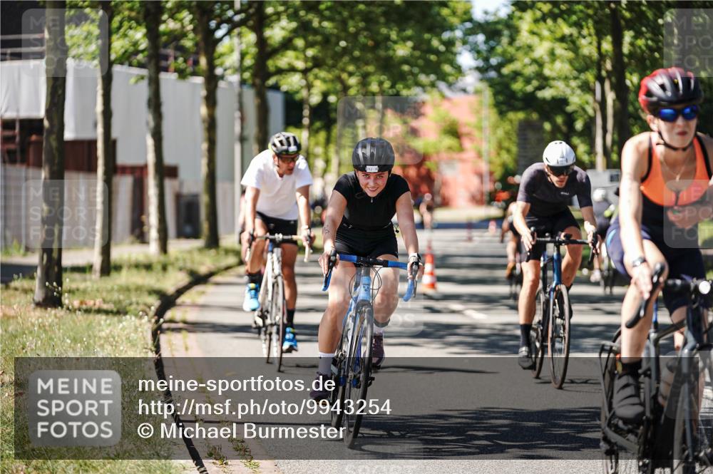 09.08.2026 - GEWOBA Citytriathlon Bremen Michael Burmester http://msf.ph/oto/9943254 09.08.2026 14:41:47 Radfahren 138, 212, 255, 311, 313, 389, 394, 411, 419, 435, 471, 519 meine-sportfotos.de