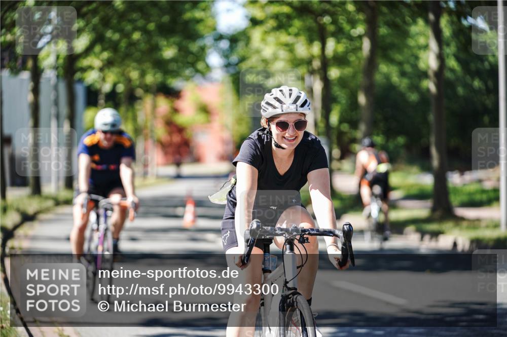 09.08.2026 - GEWOBA Citytriathlon Bremen Michael Burmester http://msf.ph/oto/9943300 09.08.2026 14:42:40 Radfahren 195, 233, 268, 281, 348, 421 meine-sportfotos.de