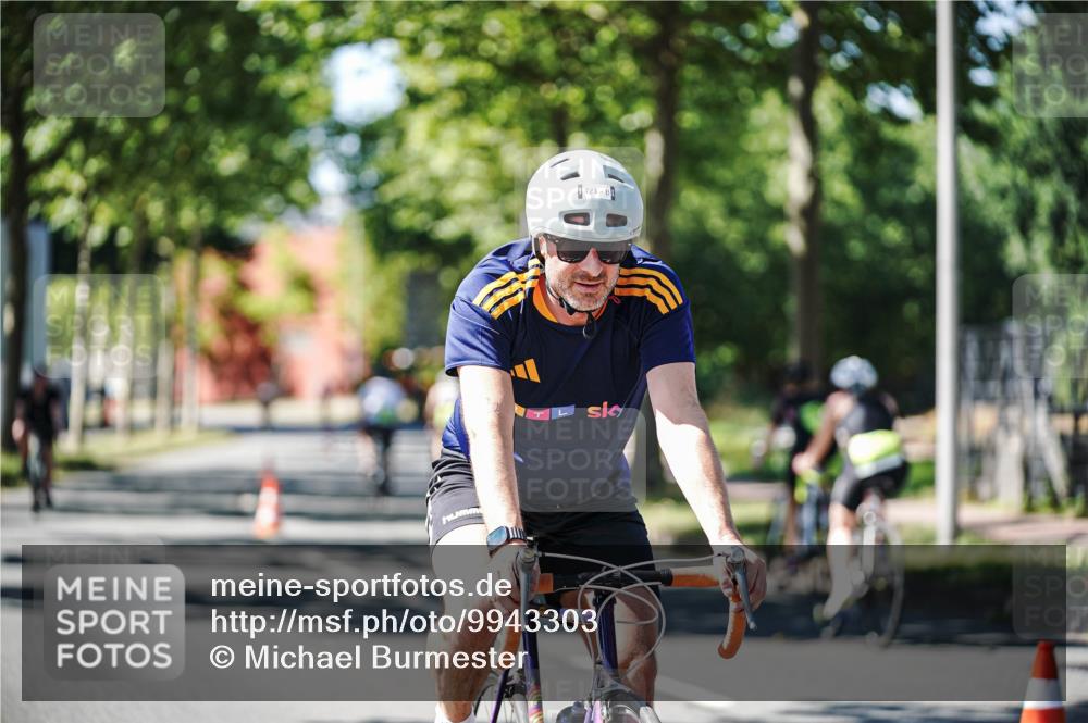 09.08.2026 - GEWOBA Citytriathlon Bremen Michael Burmester http://msf.ph/oto/9943303 09.08.2026 14:42:41 Radfahren 195, 233, 268, 281, 348, 421 meine-sportfotos.de