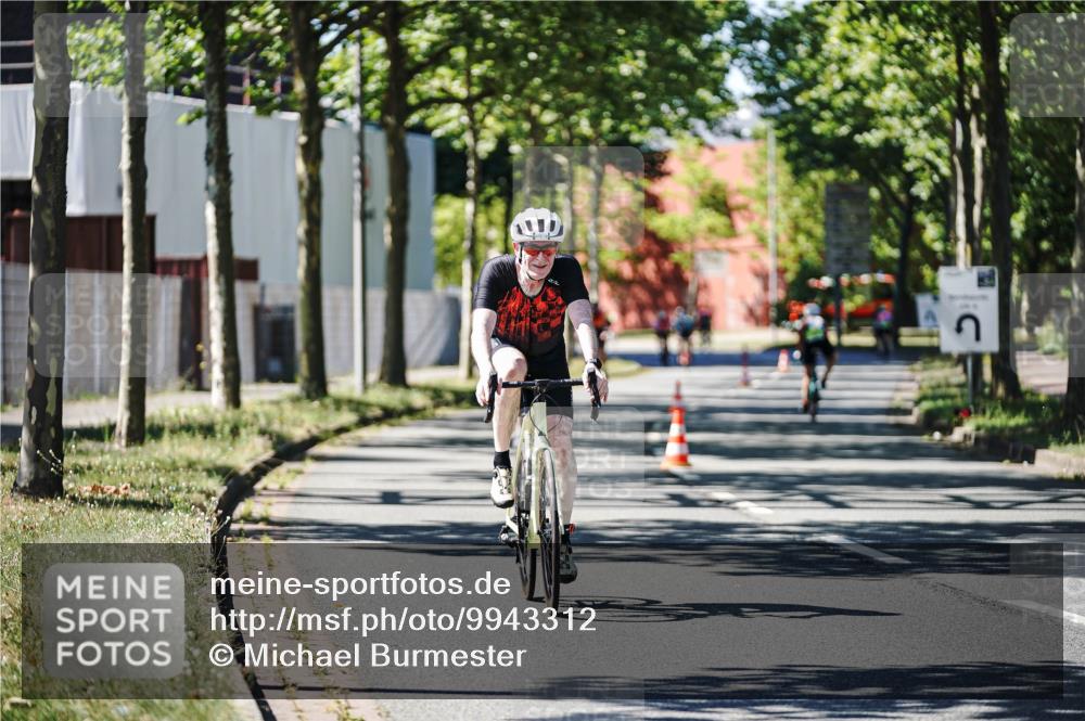 09.08.2026 - GEWOBA Citytriathlon Bremen Michael Burmester http://msf.ph/oto/9943312 09.08.2026 14:43:01 Radfahren 375, 426, 472, 525 meine-sportfotos.de