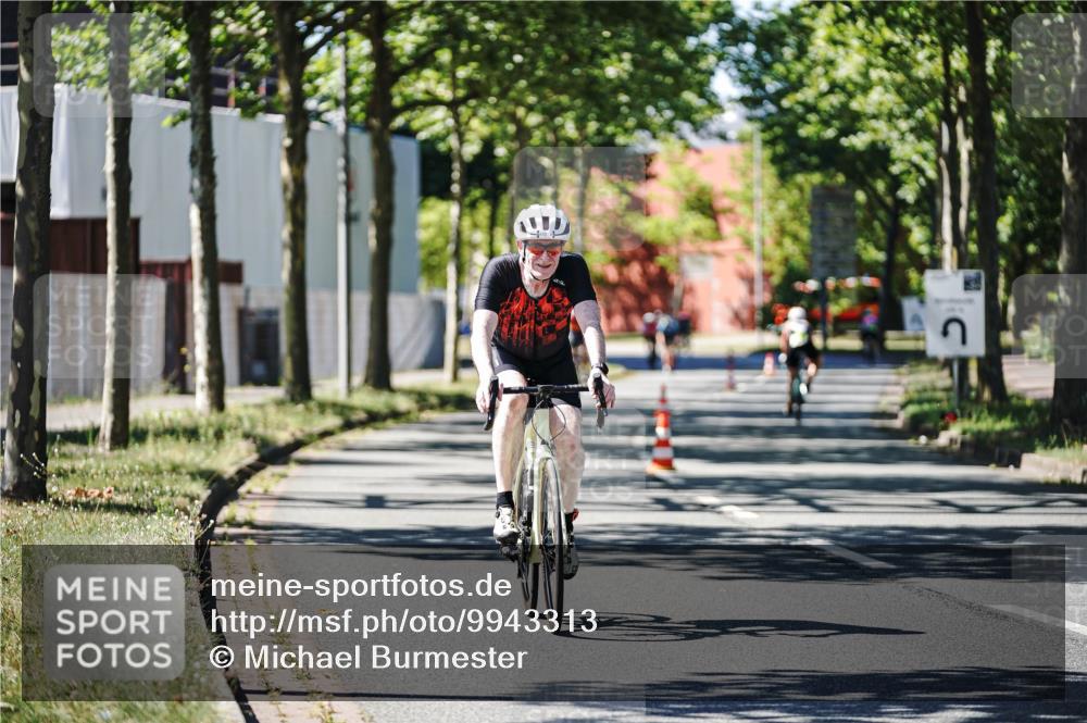 09.08.2026 - GEWOBA Citytriathlon Bremen Michael Burmester http://msf.ph/oto/9943313 09.08.2026 14:43:01 Radfahren 375, 426, 472, 525 meine-sportfotos.de