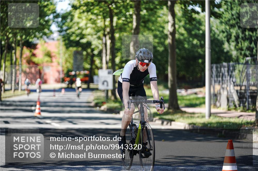 09.08.2026 - GEWOBA Citytriathlon Bremen Michael Burmester http://msf.ph/oto/9943320 09.08.2026 14:43:03 Radfahren 375, 426, 430, 472, 525 meine-sportfotos.de
