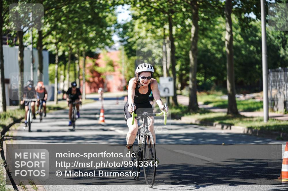 09.08.2026 - GEWOBA Citytriathlon Bremen Michael Burmester http://msf.ph/oto/9943344 09.08.2026 14:43:31 Radfahren 194, 198, 275, 361, 432, 436, 452, 463, 489, 494 meine-sportfotos.de