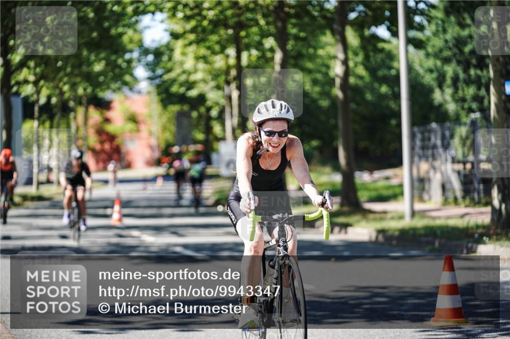 09.08.2026 - GEWOBA Citytriathlon Bremen Michael Burmester http://msf.ph/oto/9943347 09.08.2026 14:43:31 Radfahren 194, 198, 275, 361, 432, 436, 452, 463, 489, 494 meine-sportfotos.de