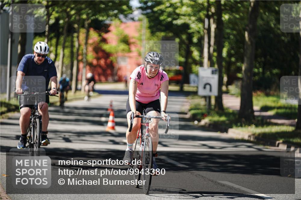 09.08.2026 - GEWOBA Citytriathlon Bremen Michael Burmester http://msf.ph/oto/9943380 09.08.2026 14:44:20 Radfahren 107, 191, 245, 303, 318, 478, 502 meine-sportfotos.de