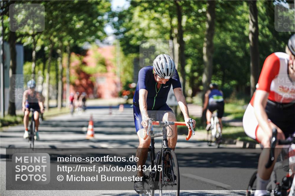 09.08.2026 - GEWOBA Citytriathlon Bremen Michael Burmester http://msf.ph/oto/9943445 09.08.2026 14:45:55 Radfahren 246, 248, 332, 367, 451, 465, 496, 524 meine-sportfotos.de