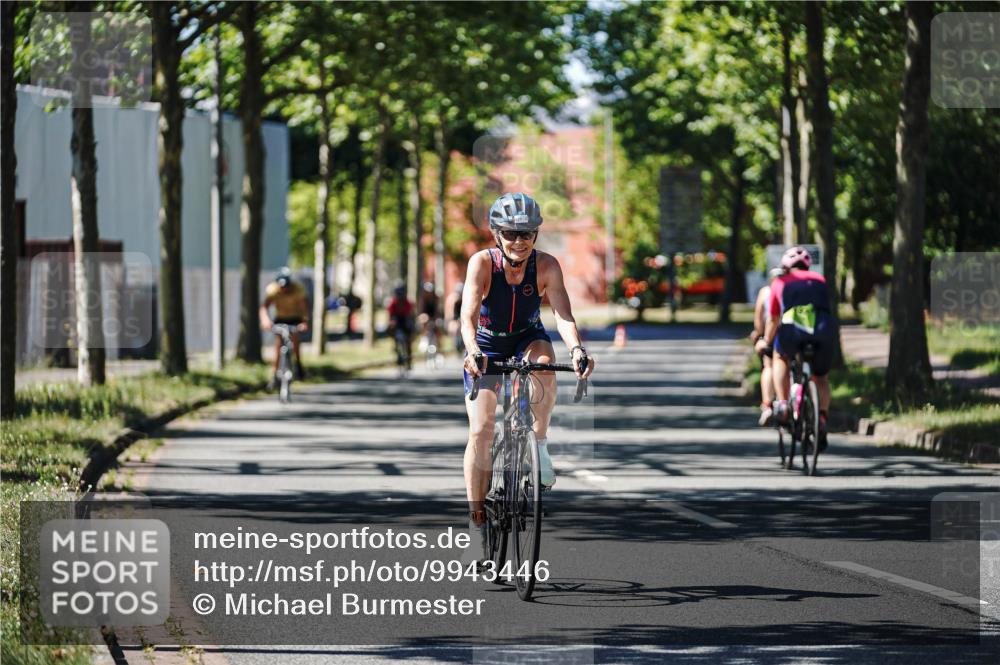 09.08.2026 - GEWOBA Citytriathlon Bremen Michael Burmester http://msf.ph/oto/9943446 09.08.2026 14:45:56 Radfahren 246, 248, 332, 367, 451, 465, 496, 524 meine-sportfotos.de