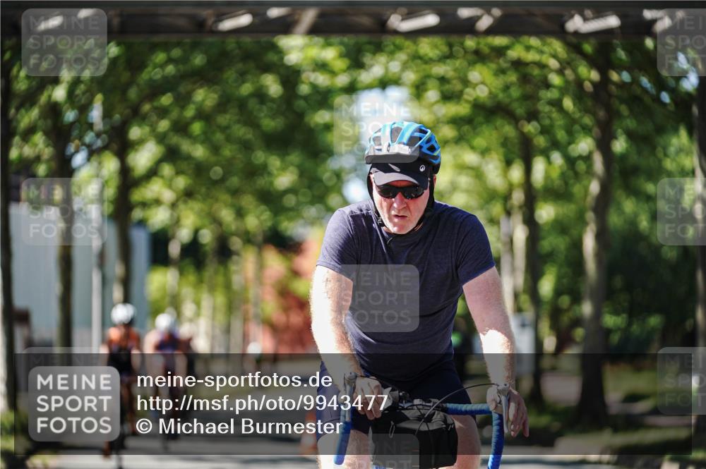 09.08.2026 - GEWOBA Citytriathlon Bremen Michael Burmester http://msf.ph/oto/9943477 09.08.2026 14:46:52 Radfahren 392, 414, 447, 464, 483, 488, 497, 506 meine-sportfotos.de