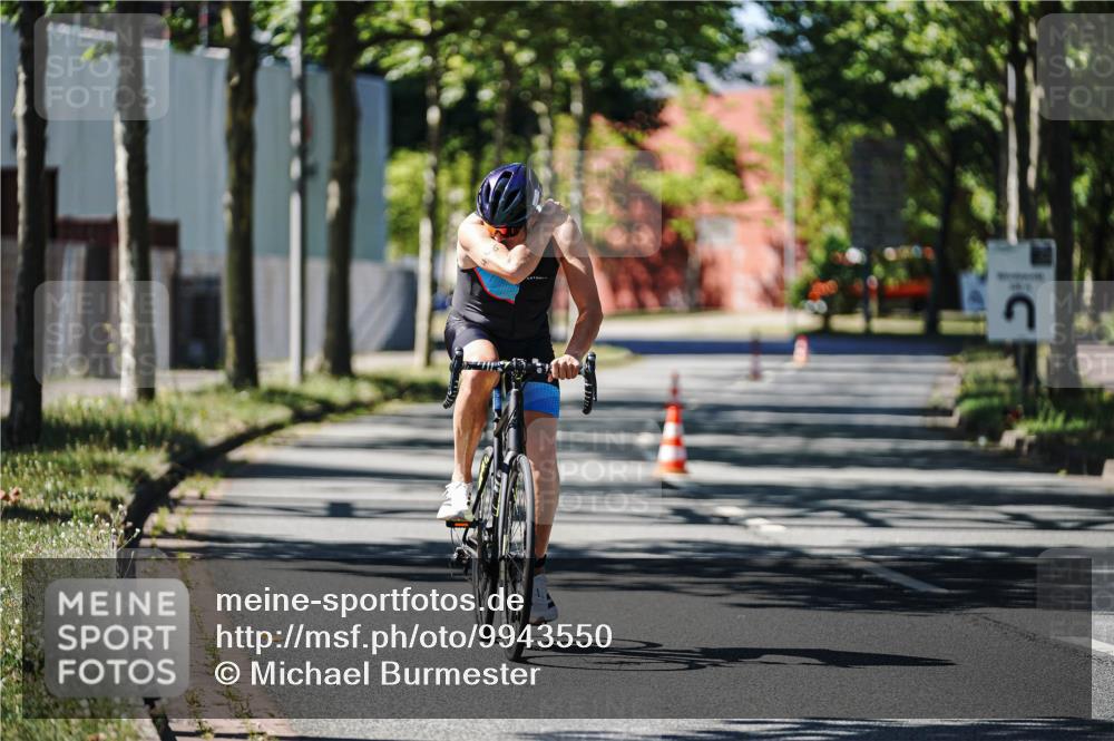 09.08.2026 - GEWOBA Citytriathlon Bremen Michael Burmester http://msf.ph/oto/9943550 09.08.2026 14:49:48 Radfahren 446, 504 meine-sportfotos.de