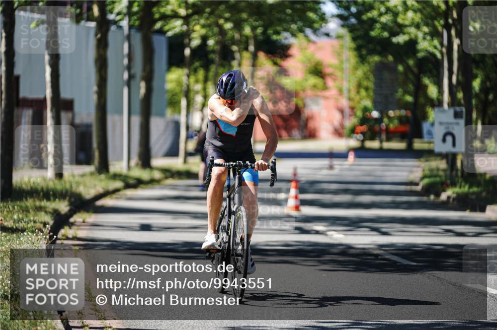 09.08.2026 - GEWOBA Citytriathlon Bremen Michael Burmester http://msf.ph/oto/9943551 09.08.2026 14:49:48 Radfahren 446, 504 meine-sportfotos.de