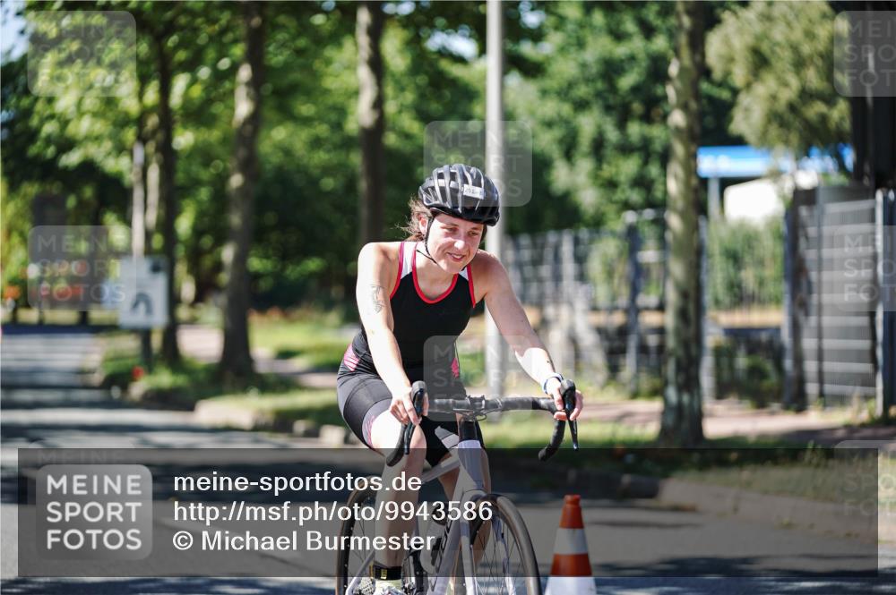 09.08.2026 - GEWOBA Citytriathlon Bremen Michael Burmester http://msf.ph/oto/9943586 09.08.2026 14:54:33 Radfahren 251 meine-sportfotos.de