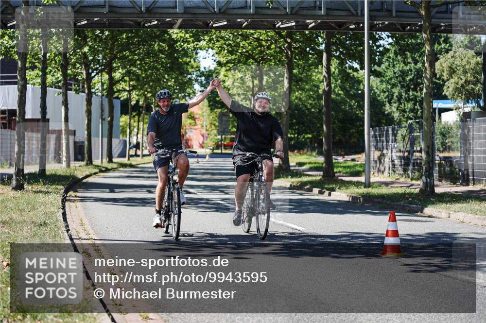 09.08.2026 - GEWOBA Citytriathlon Bremen Michael Burmester http://msf.ph/oto/9943595 09.08.2026 14:58:54 Radfahren 55, 444 meine-sportfotos.de