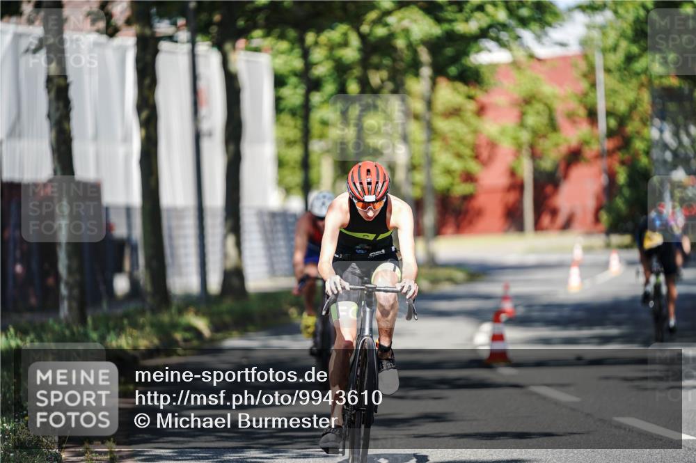 09.08.2026 - GEWOBA Citytriathlon Bremen Michael Burmester http://msf.ph/oto/9943610 09.08.2026 10:18:01 Radfahren 282, 285 meine-sportfotos.de