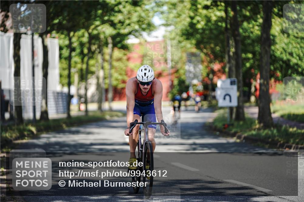 09.08.2026 - GEWOBA Citytriathlon Bremen Michael Burmester http://msf.ph/oto/9943612 09.08.2026 10:18:02 Radfahren 282, 285 meine-sportfotos.de