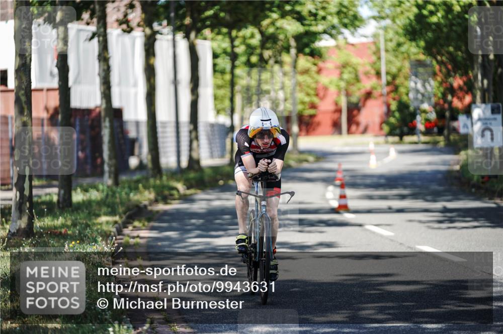 09.08.2026 - GEWOBA Citytriathlon Bremen Michael Burmester http://msf.ph/oto/9943631 09.08.2026 10:20:09 Radfahren 326, 386 meine-sportfotos.de