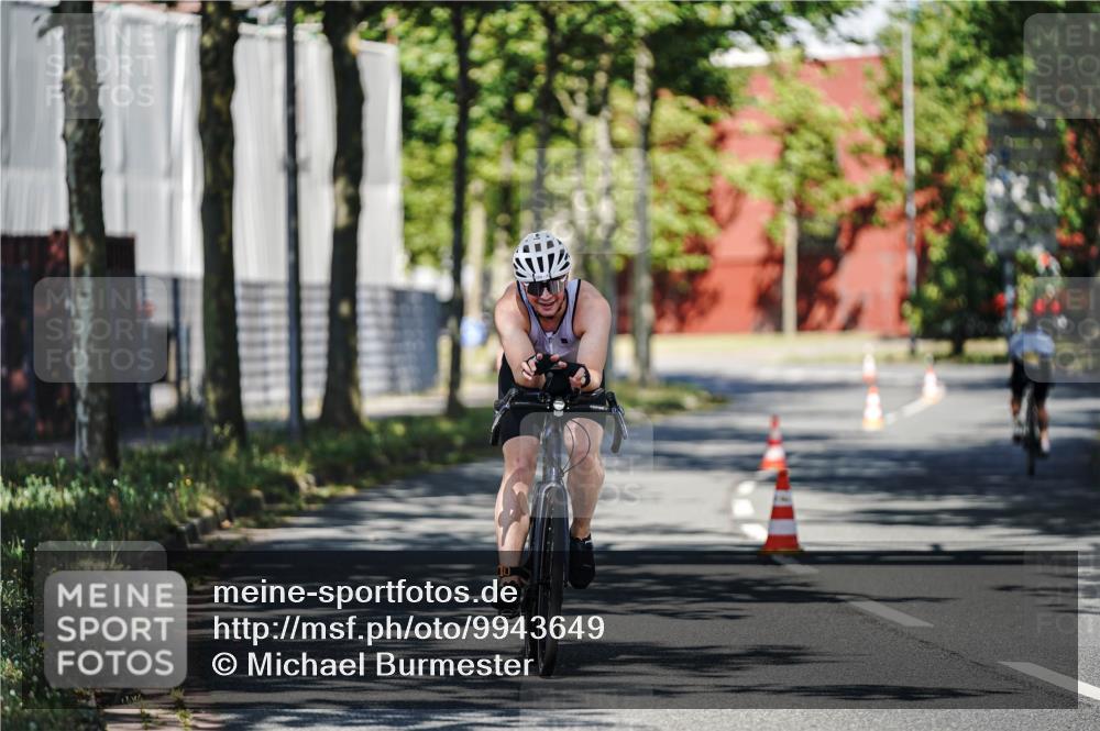 09.08.2026 - GEWOBA Citytriathlon Bremen Michael Burmester http://msf.ph/oto/9943649 09.08.2026 10:23:08 Radfahren 284, 308 meine-sportfotos.de