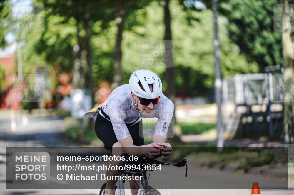 09.08.2026 - GEWOBA Citytriathlon Bremen Michael Burmester http://msf.ph/oto/9943654 09.08.2026 10:23:21 Radfahren 284, 308, 351 meine-sportfotos.de